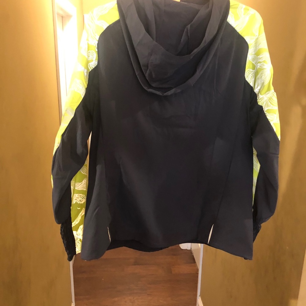 Running jacket - Picture 2 of 2